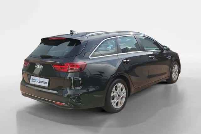 Kia Ceed Sportswagon (2024) thumbnail 4
