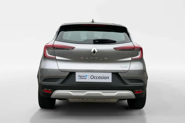 Renault Captur (2022) thumbnail 6