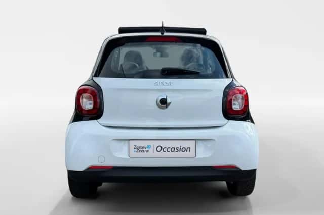 Smart Forfour (2015) thumbnail 5