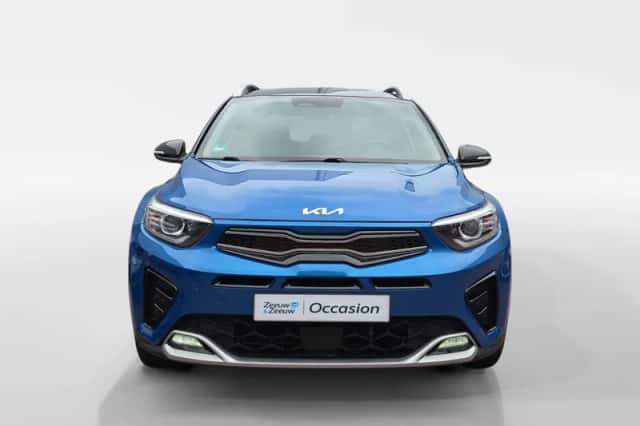 Kia Stonic (2021) thumbnail 2