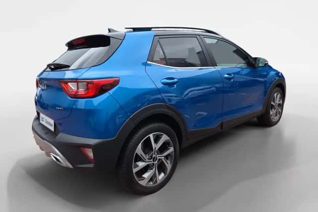 Kia Stonic (2021) thumbnail 4