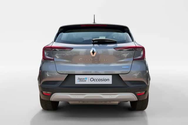 Renault Captur (2022) thumbnail 6