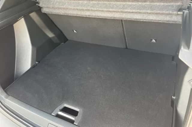 Peugeot 2008 (2023) thumbnail 6