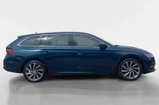 Škoda Octavia (2021) thumbnail 2