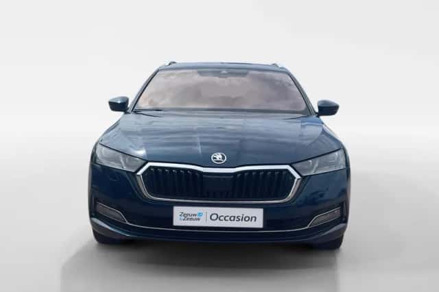Škoda Octavia (2021) thumbnail 4