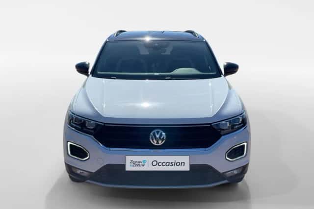 Volkswagen T-Roc (2018) thumbnail 2