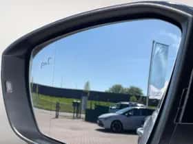 Volkswagen T-Roc (2018) thumbnail 25