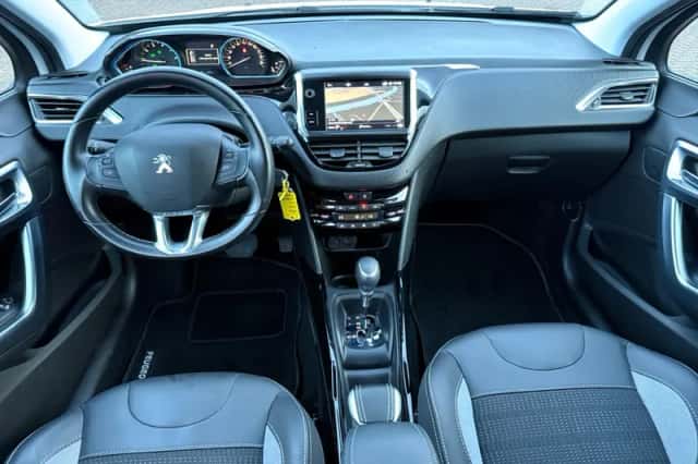 Peugeot 2008 (2019) thumbnail 12