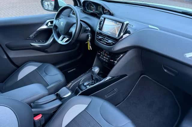 Peugeot 2008 (2019) thumbnail 13