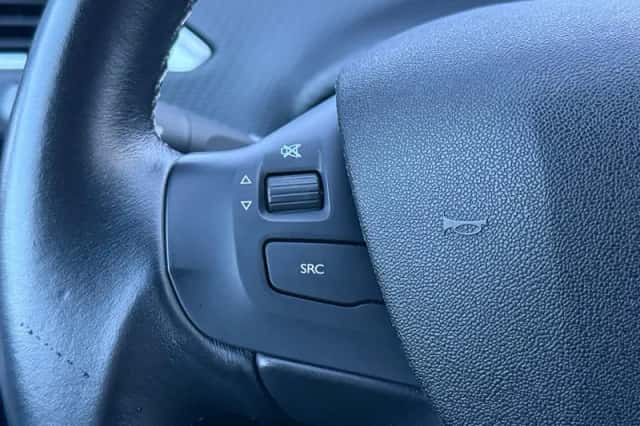 Peugeot 2008 (2019) thumbnail 15