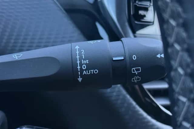 Peugeot 2008 (2019) thumbnail 24