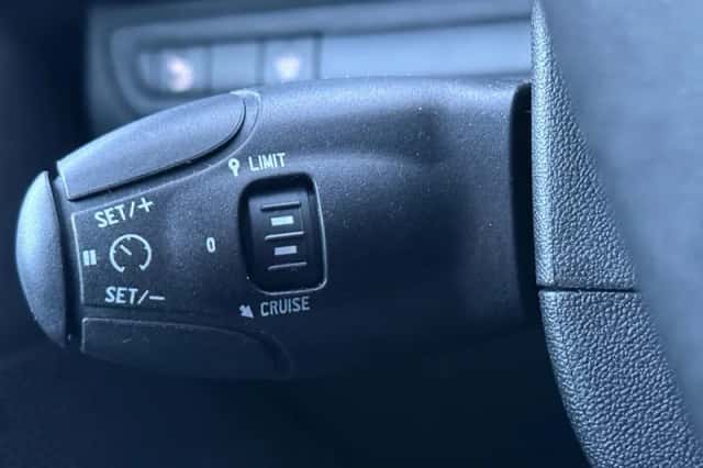 Peugeot 2008 (2019) thumbnail 25