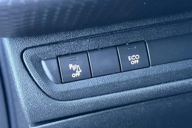 Peugeot 2008 (2019) thumbnail 26