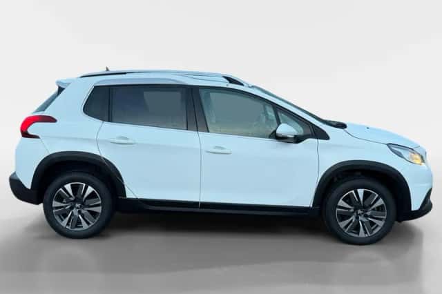 Peugeot 2008 (2019) thumbnail 4