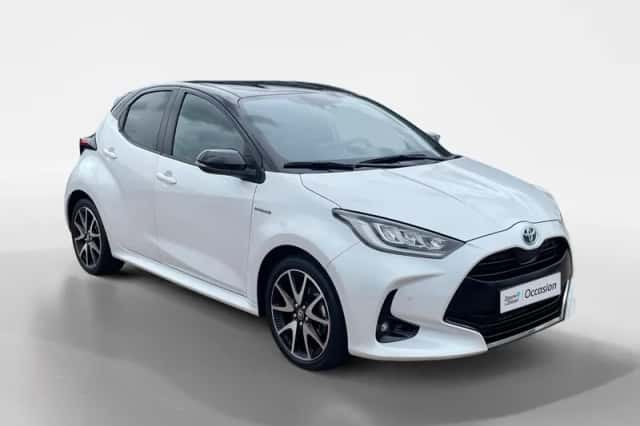 Toyota Yaris (2021) thumbnail 3