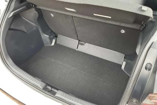 Toyota Yaris (2021) thumbnail 6