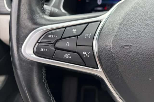 Renault Captur (2022) thumbnail 16