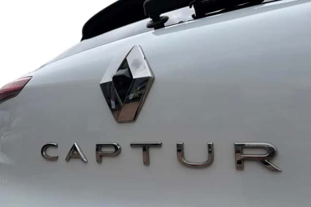 Renault Captur (2022) thumbnail 33