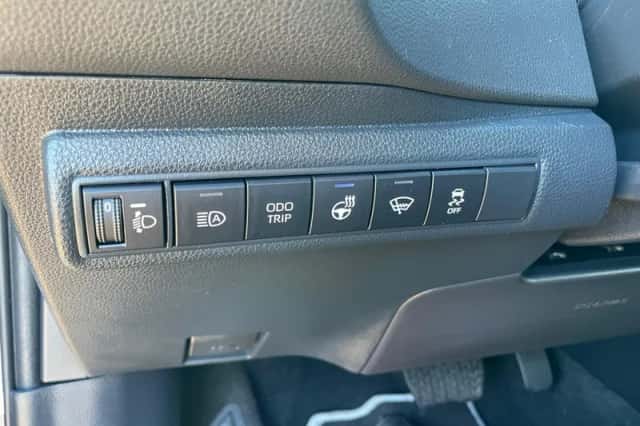 Toyota Corolla (2023) thumbnail 23