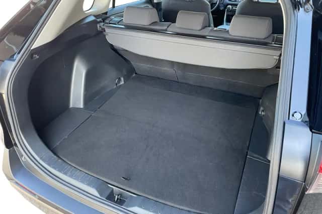 Toyota RAV4 (2022) thumbnail 6