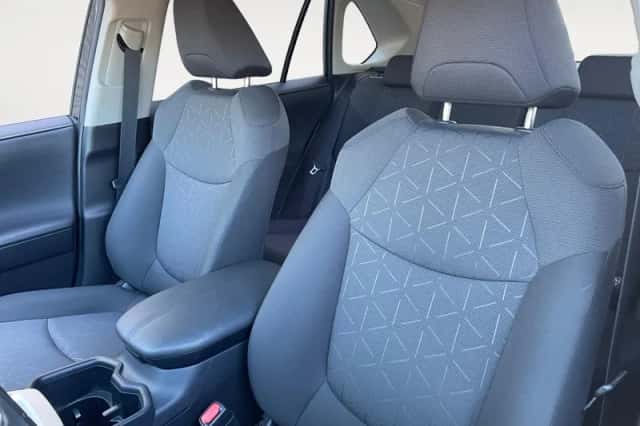 Toyota RAV4 (2022) thumbnail 9