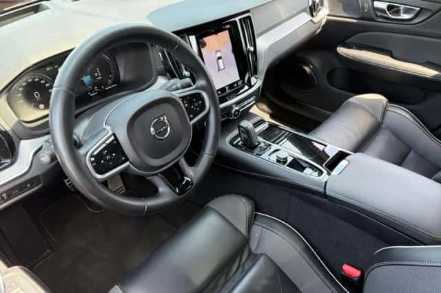 Volvo V60 (2021) thumbnail 11