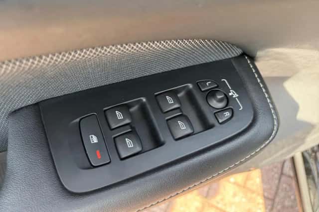 Volvo V60 (2021) thumbnail 35