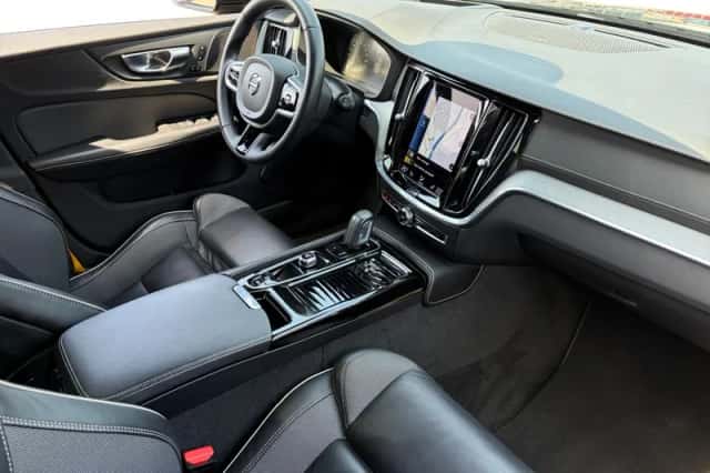 Volvo V60 (2021) thumbnail 9