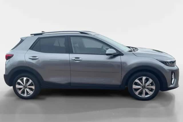 Kia Stonic (2024) thumbnail 4