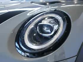 MINI Cooper S (2019) thumbnail 26