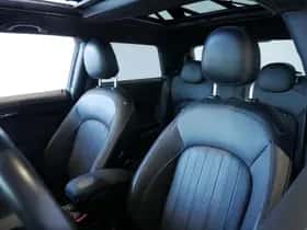 MINI Cooper S (2019) thumbnail 10
