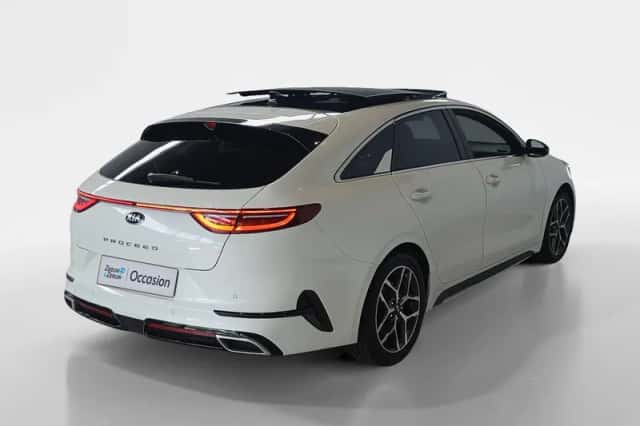 Kia Proceed (2020) thumbnail 5