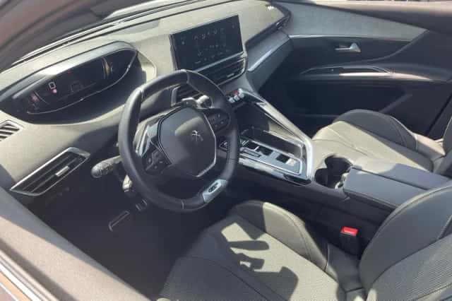 Peugeot 5008 (2024) thumbnail 11