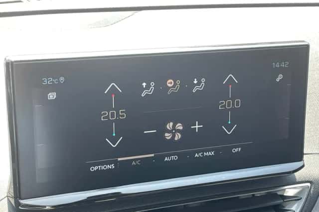 Peugeot 5008 (2024) thumbnail 17