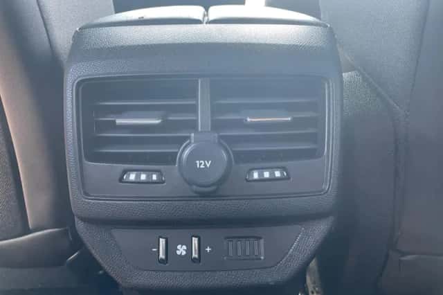 Peugeot 5008 (2024) thumbnail 23