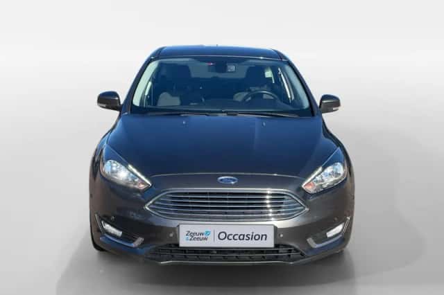 Ford Focus (2018) thumbnail 2