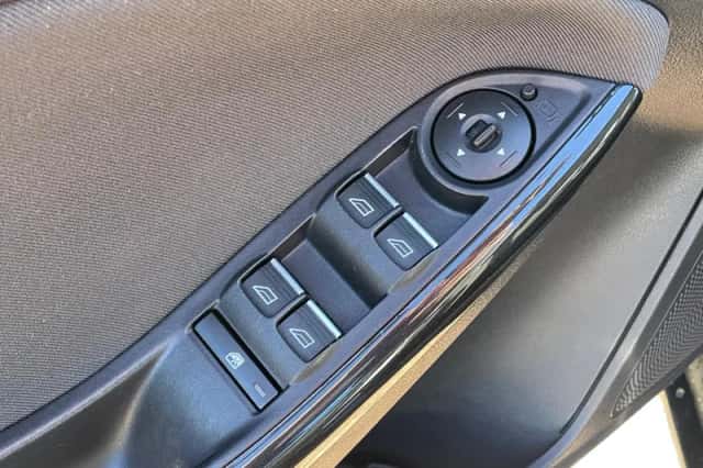 Ford Focus (2018) thumbnail 33