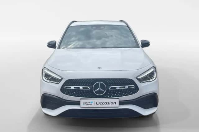 Mercedes-Benz GLA (2021) thumbnail 2