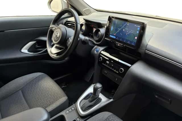 Toyota Yaris Cross (2023) thumbnail 3