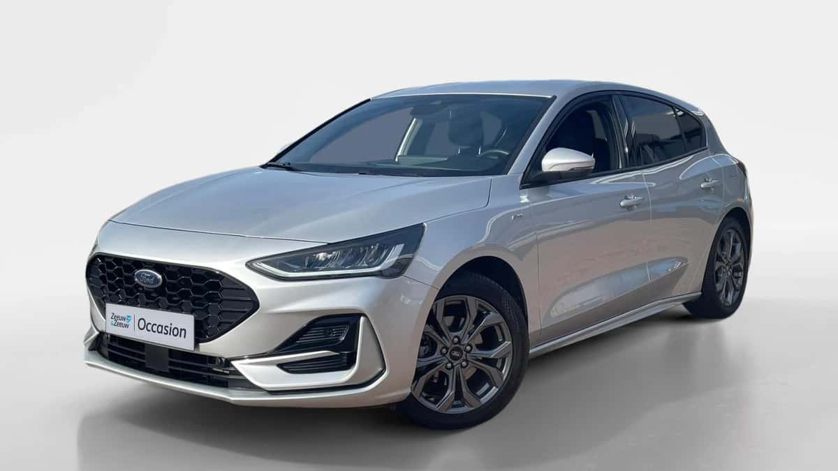 Ford Focus (2022) — foto 1