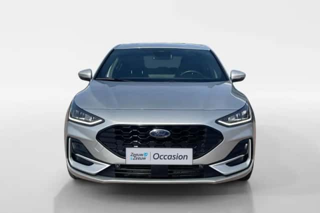 Ford Focus (2022) thumbnail 2