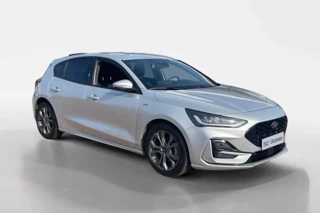 Ford Focus (2022) thumbnail 3