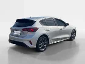 Ford Focus (2022) thumbnail 5