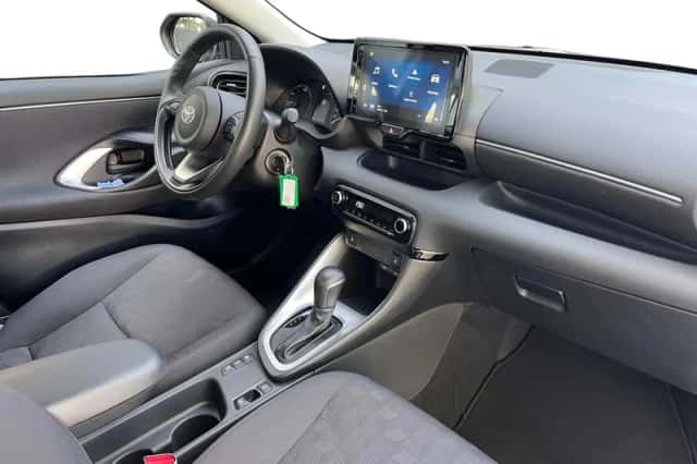 Toyota Yaris (2025) thumbnail 3