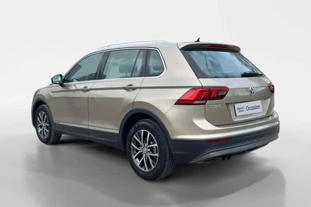 Volkswagen Tiguan (2016) thumbnail 12