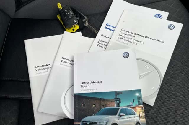 Volkswagen Tiguan (2016) thumbnail 28