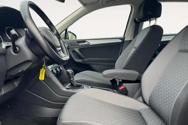 Volkswagen Tiguan (2016) thumbnail 5