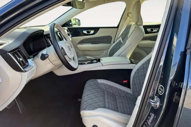 Volvo V60 (2020) thumbnail 5