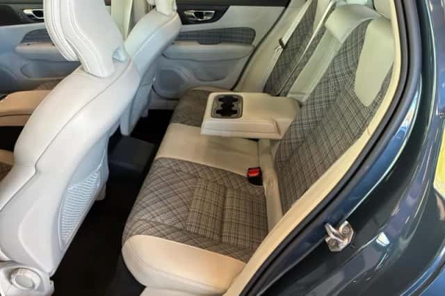 Volvo V60 (2020) thumbnail 6
