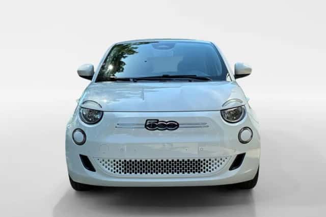 Fiat 500 (2023) thumbnail 6